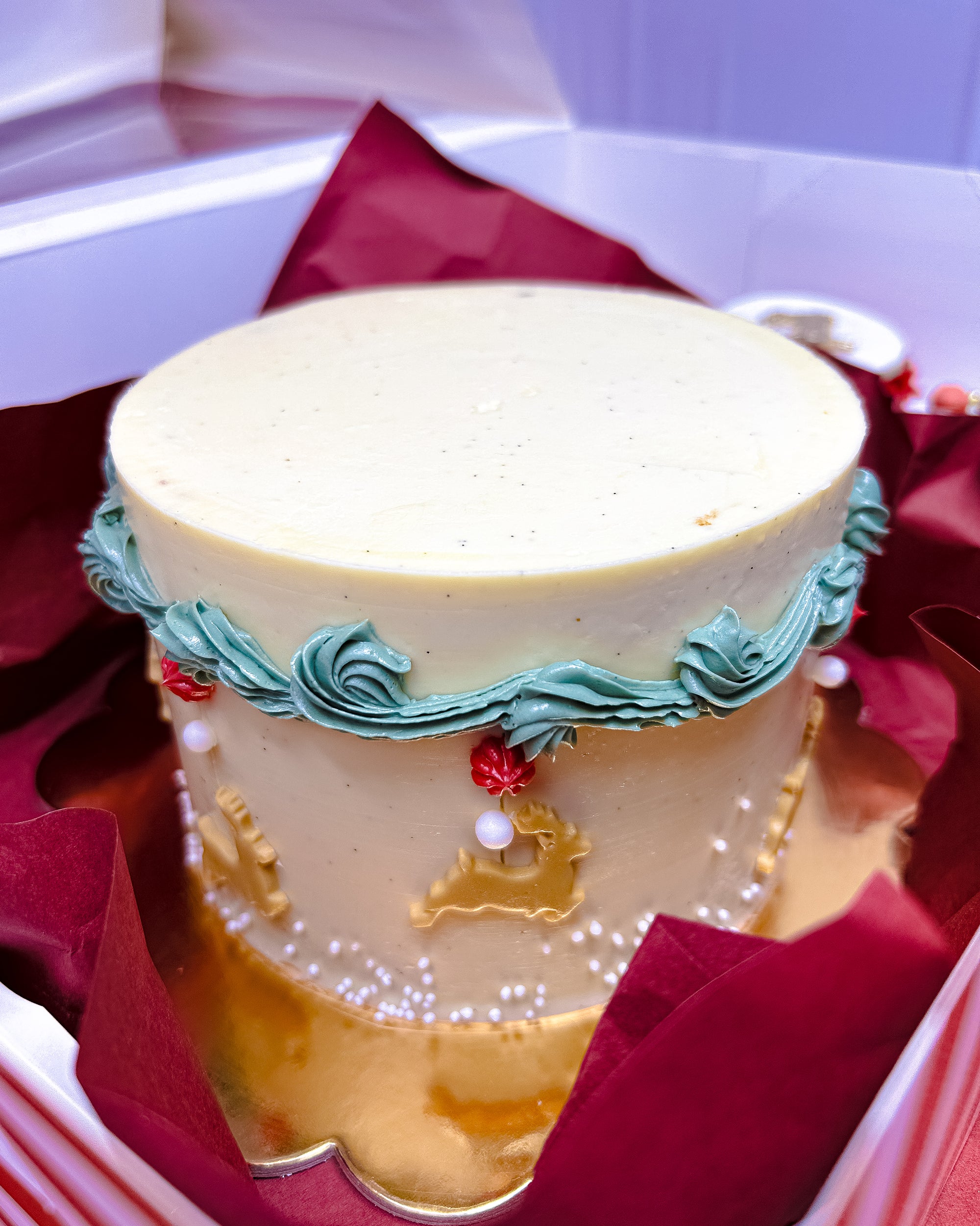 Festive Garland Christmas Cake