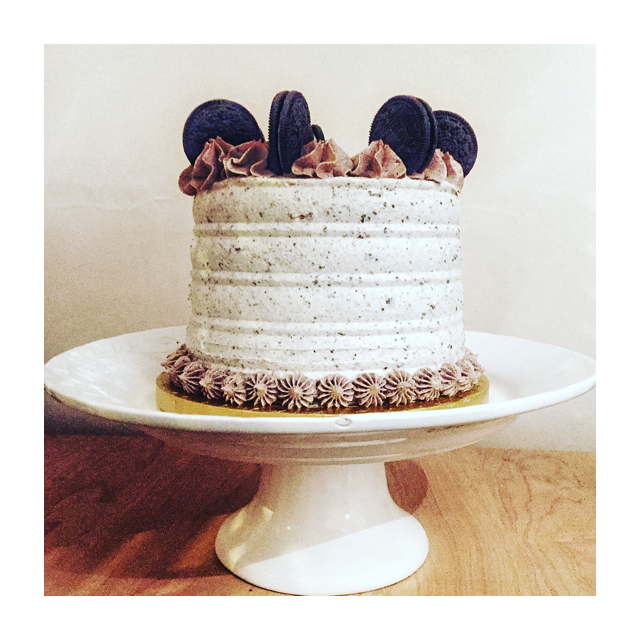Chocolate Cake with Oreos Buttercream