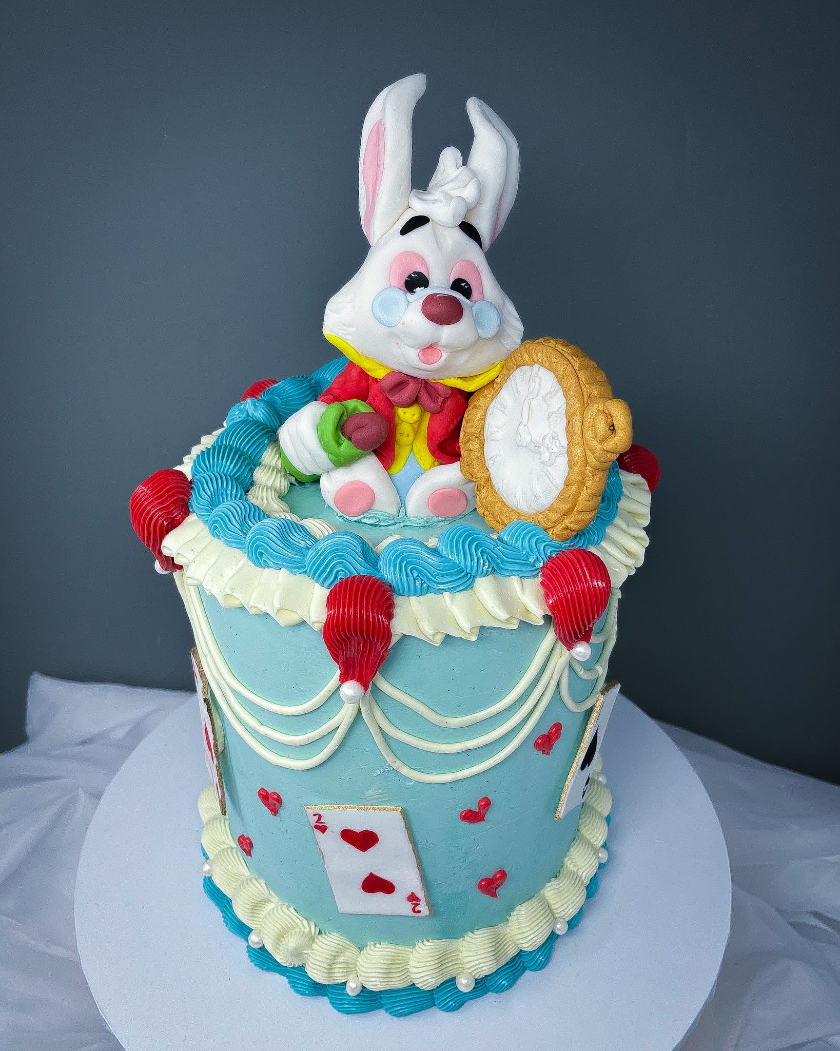 Alice in Wonderland Cake London | White Rabbit Birthday Cake