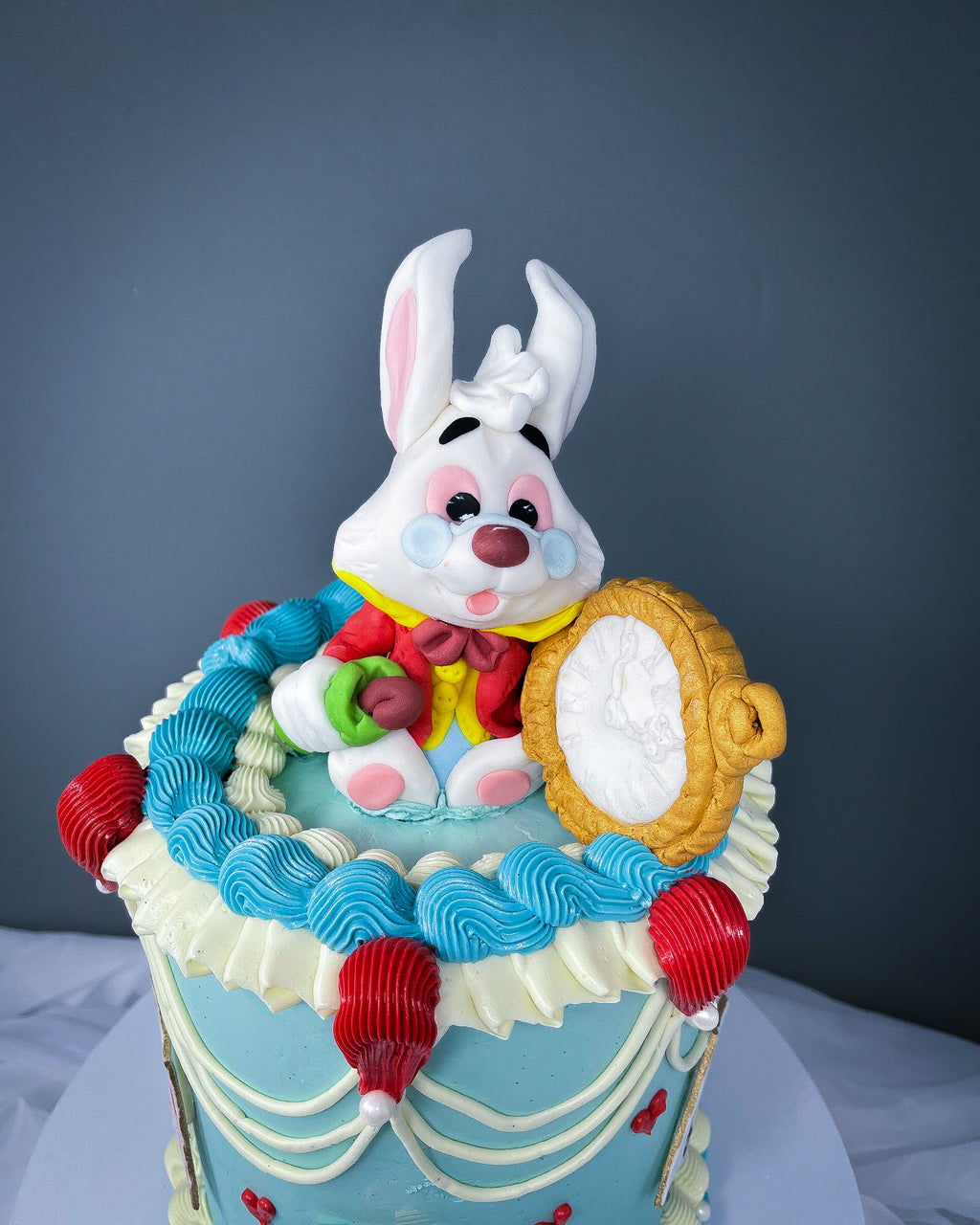 Alice in Wonderland Cake London | White Rabbit Birthday Cake