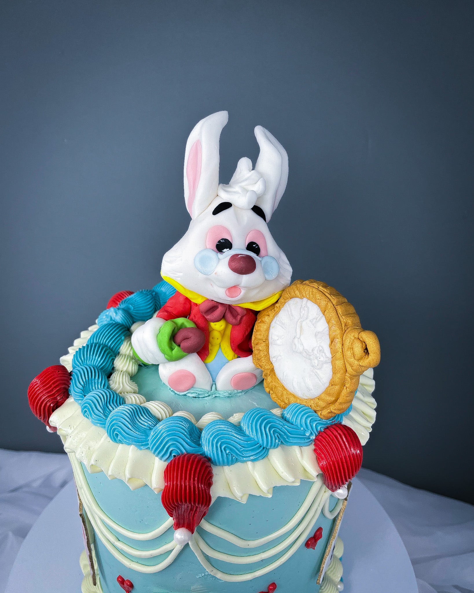 Alice in Wonderland Cake London | White Rabbit Birthday Cake