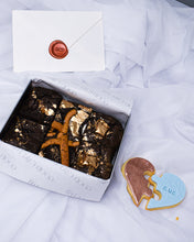 Load image into Gallery viewer, Brownies and Puzzle Heart Gift Box for Mum

