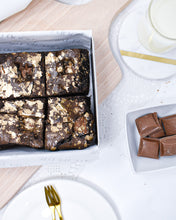 Load image into Gallery viewer, Classy Bea - Milk chocolate and caramel Brownies
