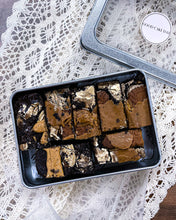 Load image into Gallery viewer, Bea Biscoff - Dark chocolate and Biscoff brownies
