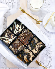 Load image into Gallery viewer, Father&#39;s Day Gift Set - Mixed selection brownies with jumbo cookie
