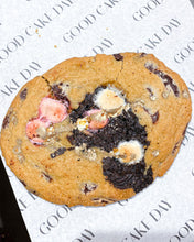 Load image into Gallery viewer, Single Crownie - Chocolate Chip Cookie with a Dark Chocolate Brownie Centre
