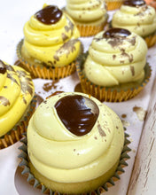 Load image into Gallery viewer, Signature Cupcakes
