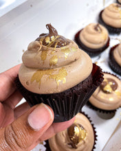 Load image into Gallery viewer, Signature Cupcakes
